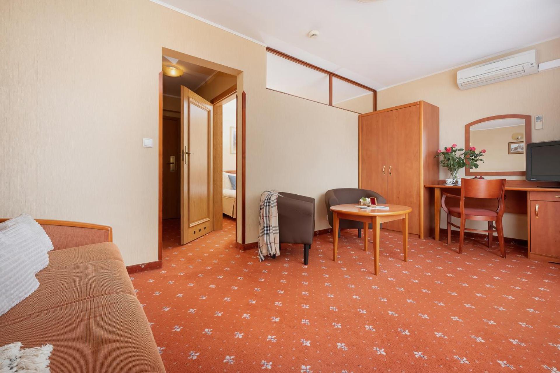 Hoff Wellness & 3*